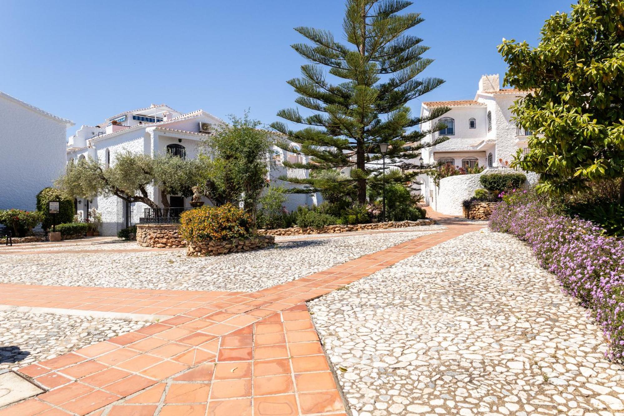 Capistrano Village, 1 Bedroom + Free Wi-Fi Nerja Εξωτερικό φωτογραφία
